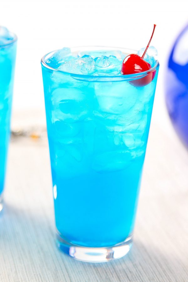 cocktails with blue curacao